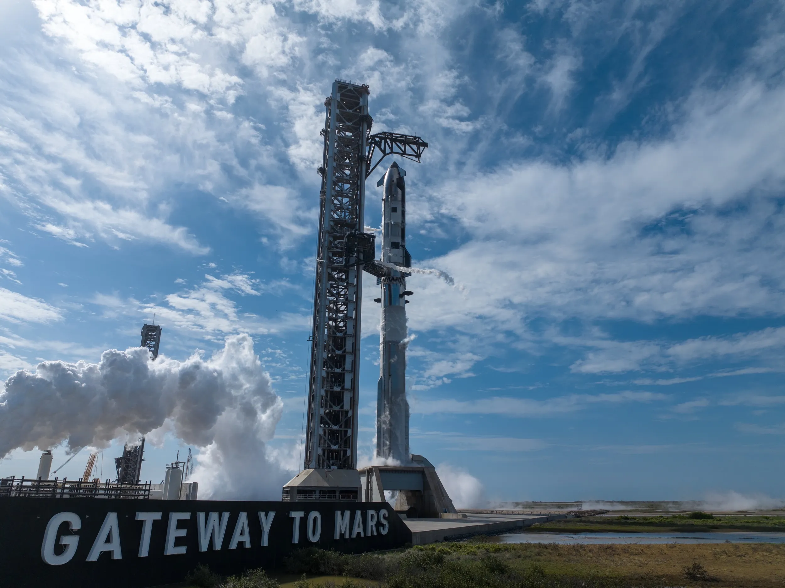 SpaceX Postpones Starship Test Ahead of Massive Share Sale